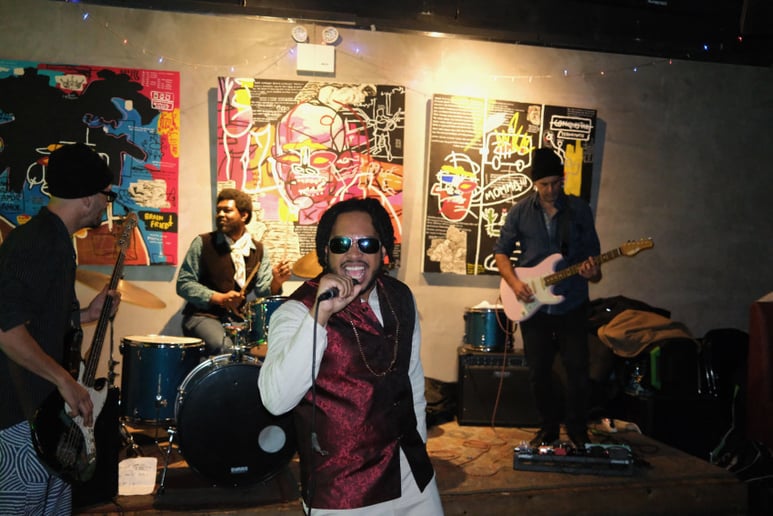 Gallery photo 2 of Romeo B