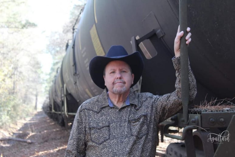 Gallery photo 1 of RON Wayn