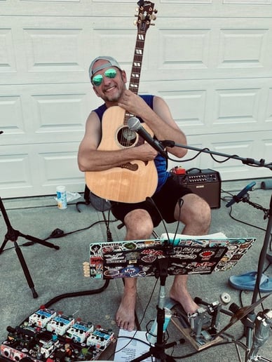 Gallery photo 1 of Ronnie James Music
