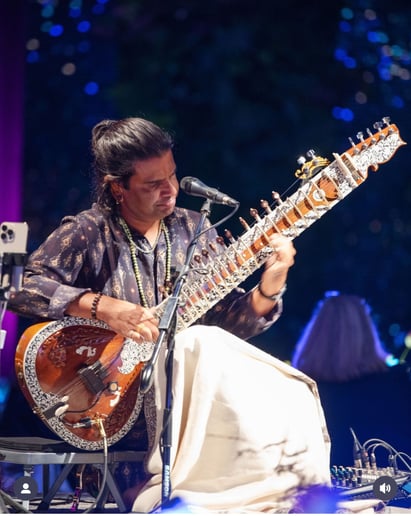 Gallery photo 1 of Ronobir Lahiri