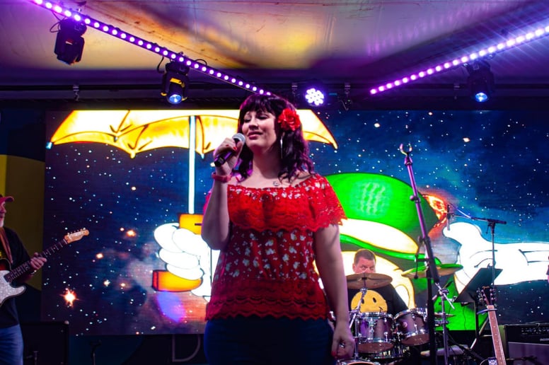 Gallery photo 5 of Ronstadt.live