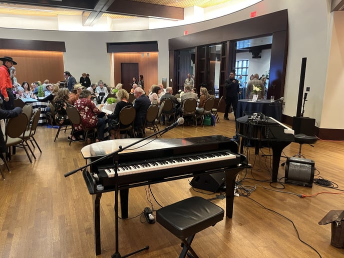 Gallery photo 9 of Room 5 Dueling Pianos