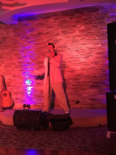 Gallery photo 10 of Rory Moore The "Elvis" Experience