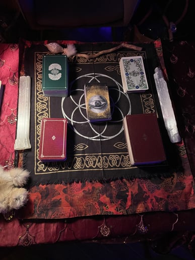 Gallery photo 7 of Dragon Song Tarot