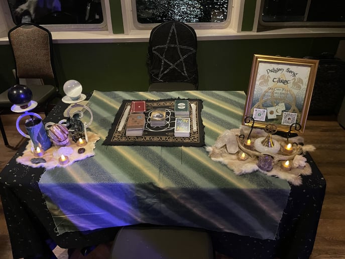 Gallery photo 4 of Dragon Song Tarot