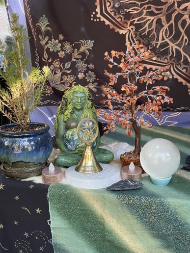Gallery photo 12 of Mother Tree Tarot