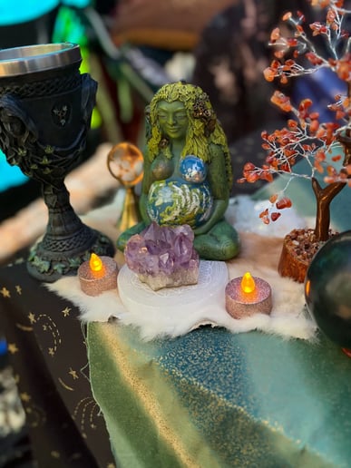 Gallery photo 6 of Mother Tree Tarot