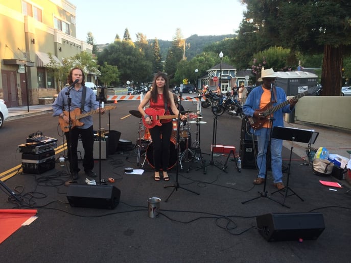 Gallery photo 6 of Rosemarie and the Rhythm Riders