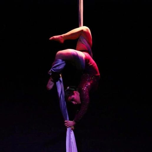 Gallery photo 5 of Rosie Bliss-Aerialist