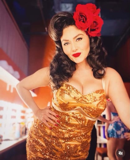 Gallery photo 10 of Roslyn & The Royales
