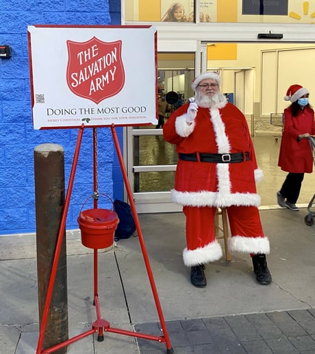 Gallery photo 3 of Roswell Santa
