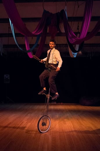 Gallery photo 6 of Roving Juggling 