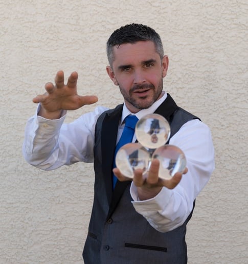 Gallery photo 7 of Roving Juggling 