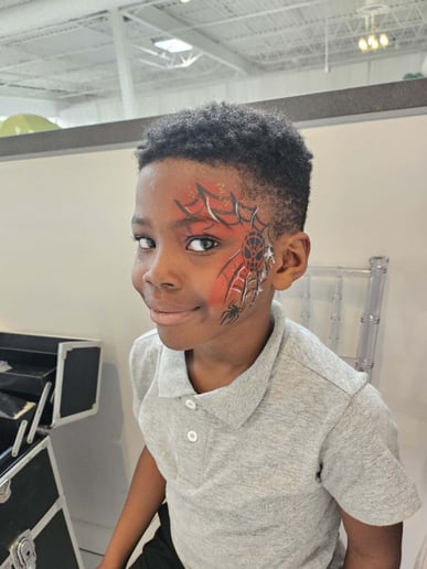 Gallery photo 1 of Royeel Balloon Twisting & Face Painting