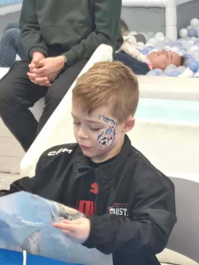 Gallery photo 2 of Royeel Balloon Twisting & Face Painting