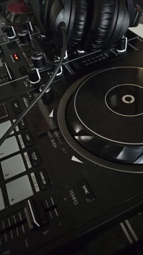 Gallery photo 2 of R&R DJ Services