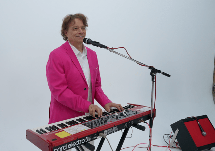 Gallery photo 16 of Ruby Wedding & Party Band