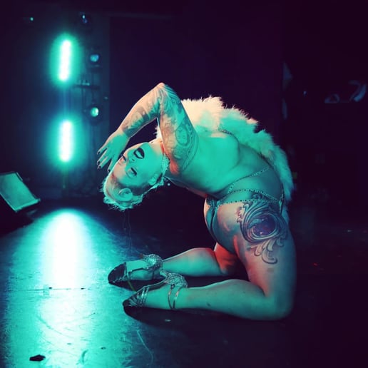 Gallery photo 4 of Ruby Tesla Burlesque
