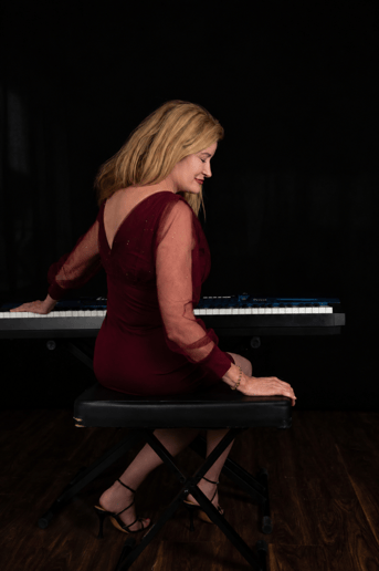 Gallery photo 7 of Ruthy Stenger