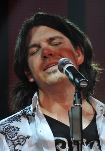 Gallery photo 2 of Ryan Graves | Seattle Christian Rock Singer