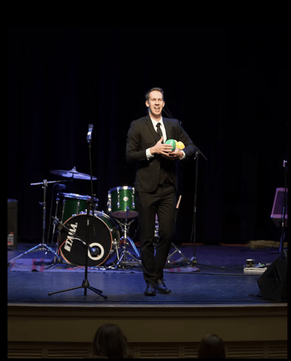 Gallery photo 1 of Ryan Gray Magic