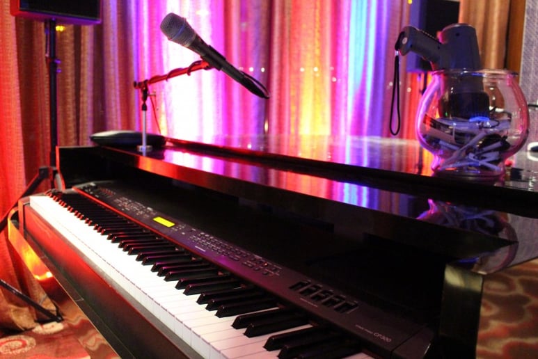 Gallery photo 1 of Ryan & Liz Dueling Pianos