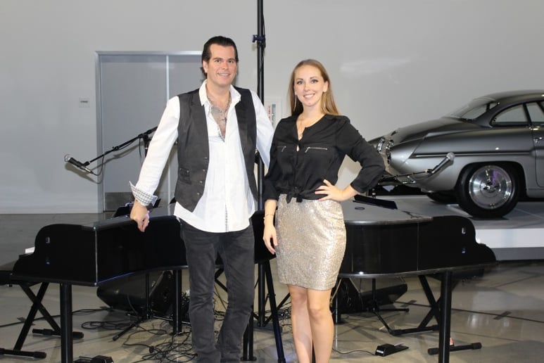 Gallery photo 10 of Ryan & Liz Dueling Pianos