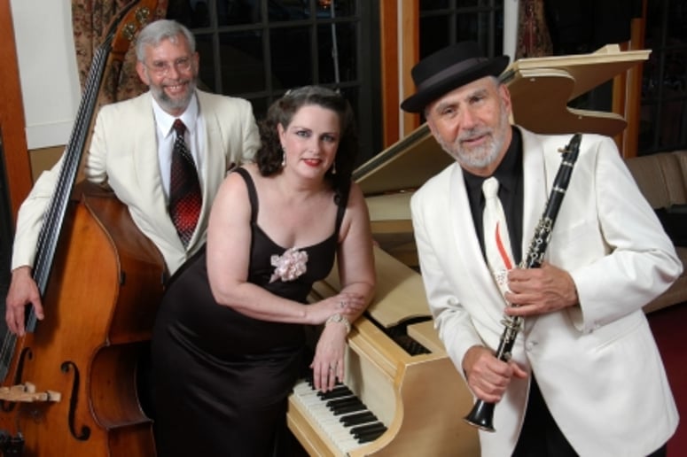 Gallery photo 1 of Sara & Swingtime