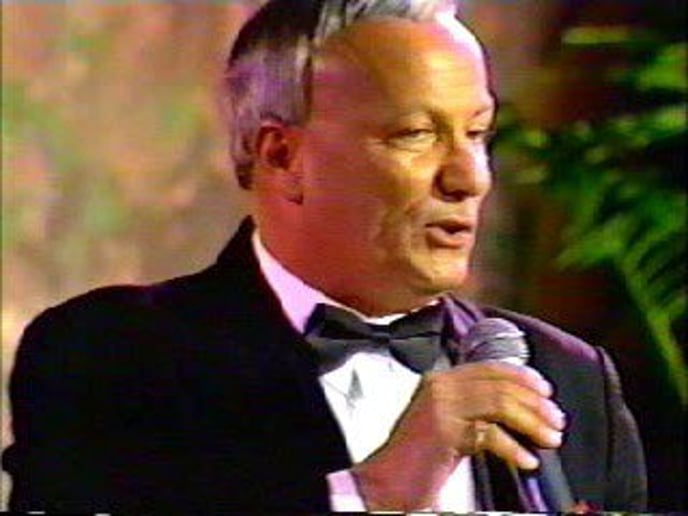 Gallery photo 3 of Billy Kay as Sinatra