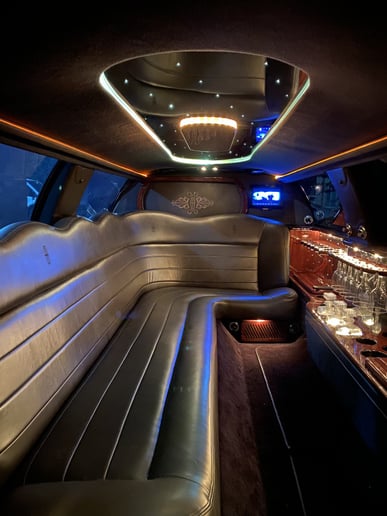 Gallery photo 8 of S & T Limousines