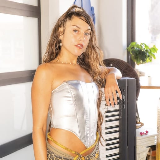 Gallery photo 1 of Sabrina Rose