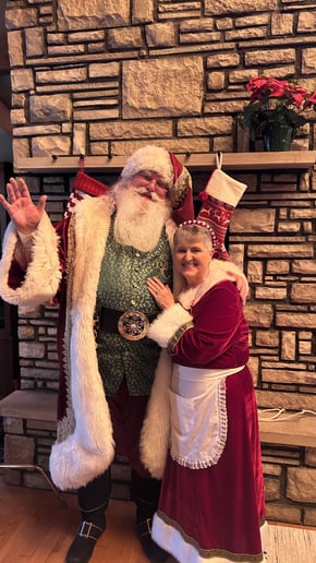 Gallery photo 9 of Saint Louis Mrs. Claus