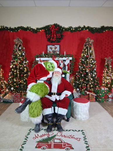 Gallery photo 3 of Santa MikeEllis