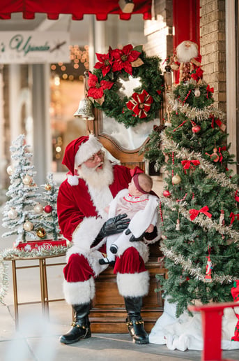 Gallery photo 4 of Saint Nick and Mrs. Claus