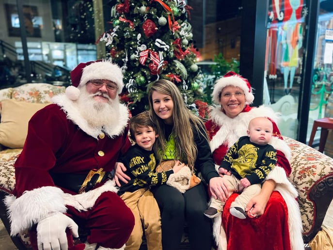 Gallery photo 8 of Saint Nick and Mrs. Claus