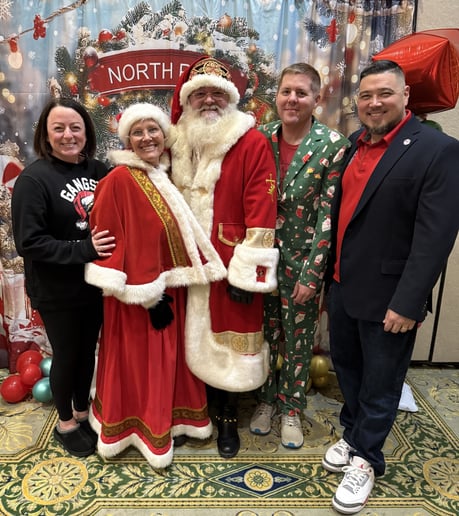 Gallery photo 10 of Saint Nick and Mrs. Claus