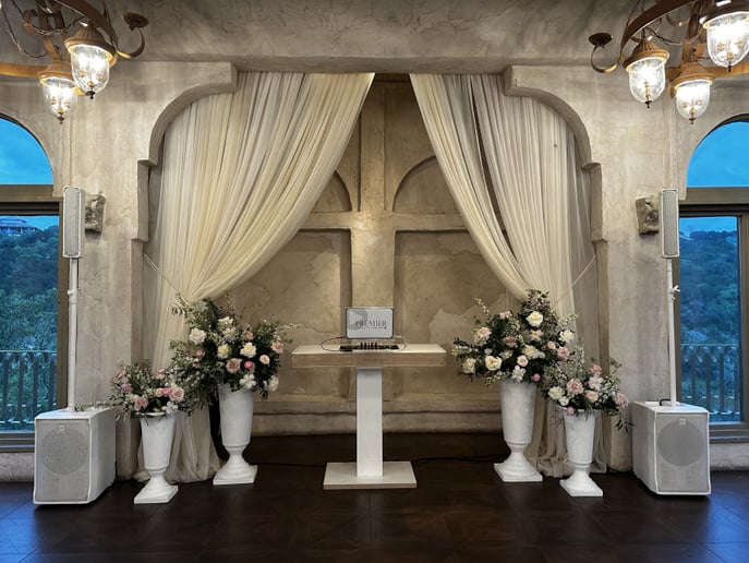 Gallery photo 1 of Saint Spicer