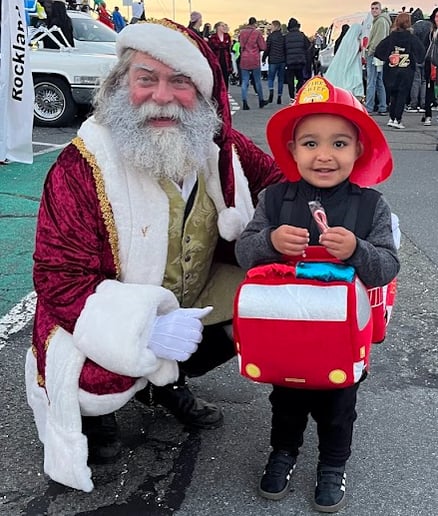 Gallery photo 3 of Salem Santa Services