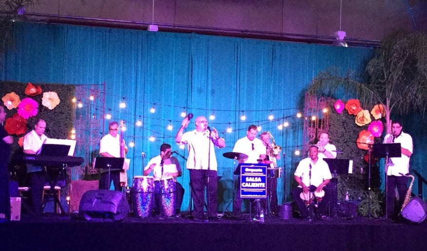 Gallery photo 2 of Salsa Caliente (Featuring: Alberto Gonzalez)