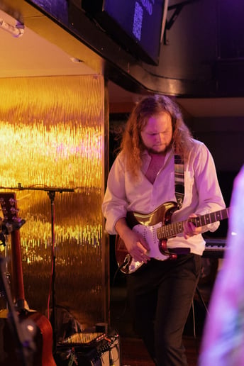 Gallery photo 6 of Sam & Illia