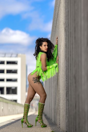 Gallery photo 9 of Samba dancer