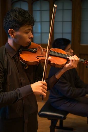 Gallery photo 1 of Samuel Ovalle Violin