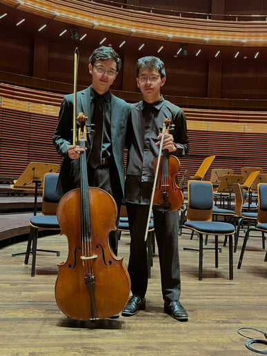 Gallery photo 3 of Samuel Ovalle Violin