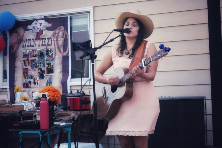Gallery photo 1 of J Nicole Music