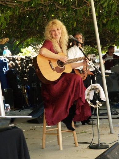 Gallery photo 25 of Hoots & Annie -  Duo/Trio/Band
