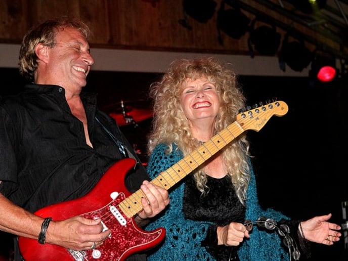 Gallery photo 11 of Hoots & Annie -  Duo/Trio/Band