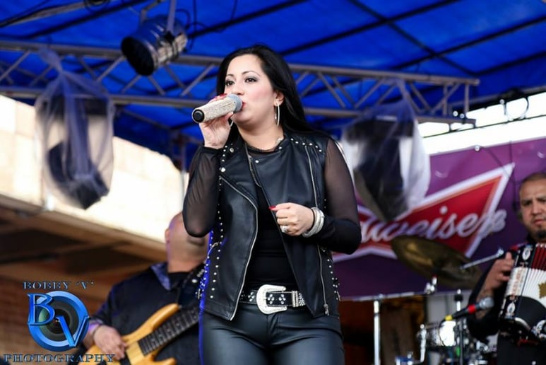 Gallery photo 3 of Sandy G y Los Gavilanes