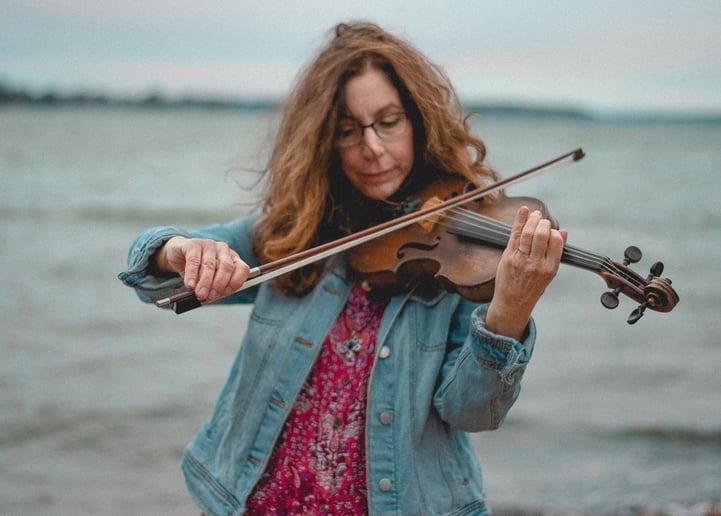 Gallery photo 2 of Sandy Herrault, Violinist