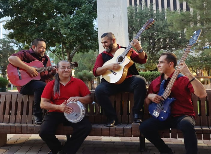 Gallery photo 1 of Sangre Gitana