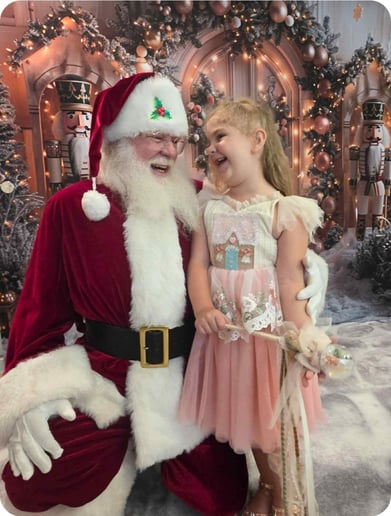 Gallery photo 2 of Santa-Mac